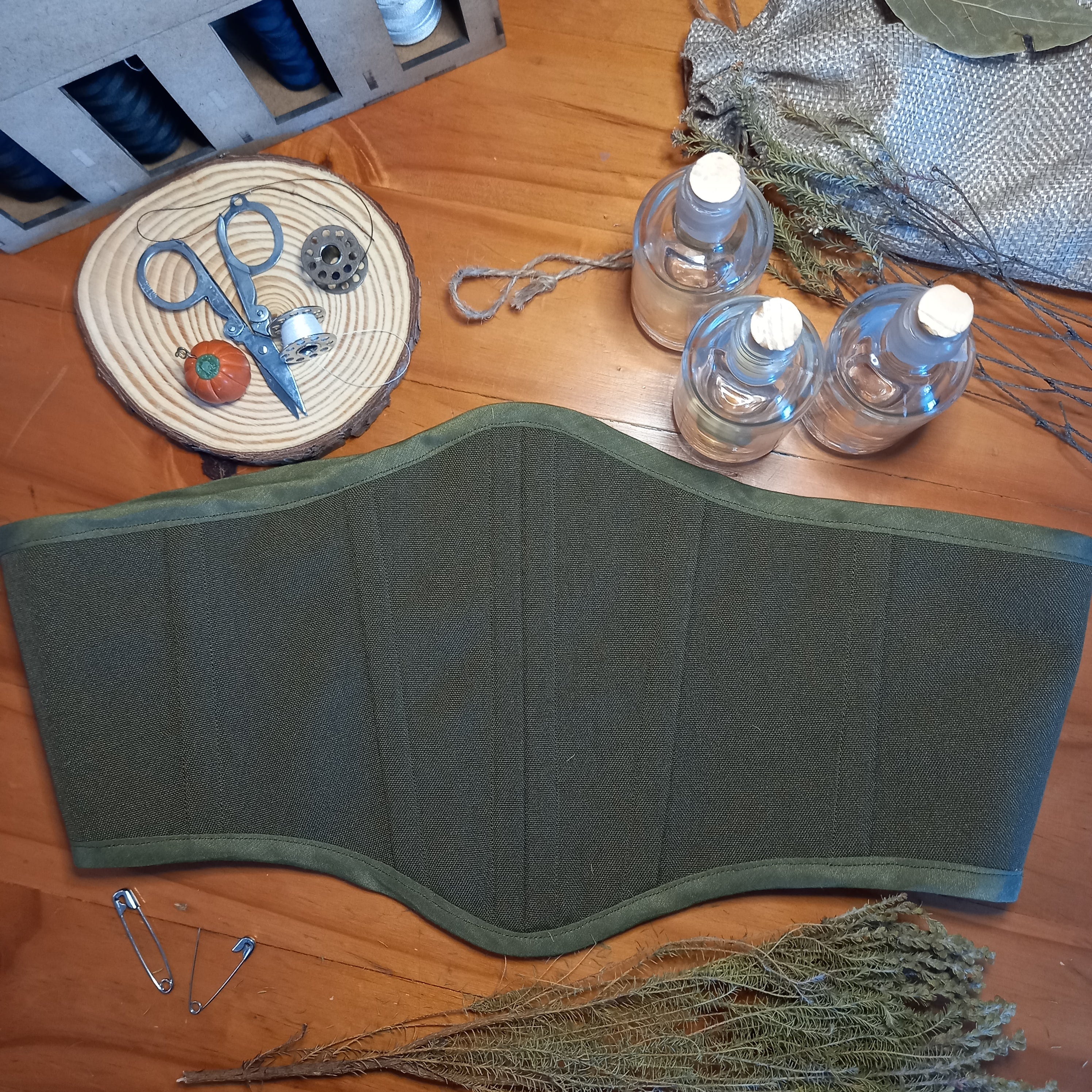 Underbust corset belt